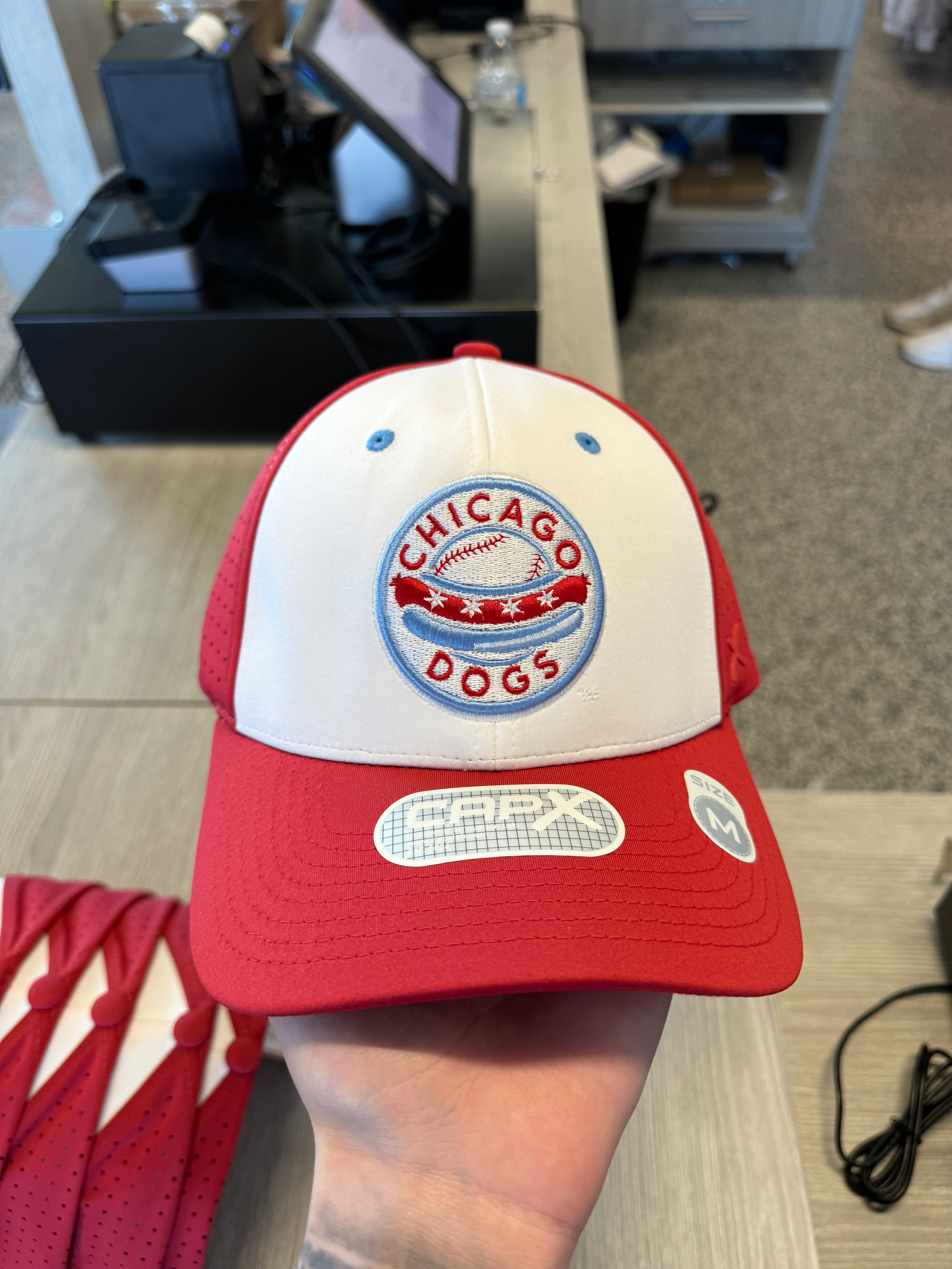 CHICAGO DOGS RED PERFORMANCE STRETCH FIT HAT